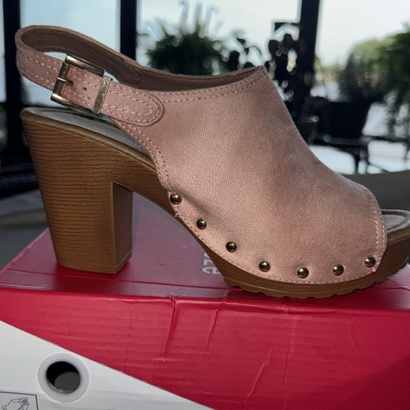 Nature Breeze Pink Chunky Block Heel Mules Stud Details Faux Suede Size 8.5 - Picture 11 of 12